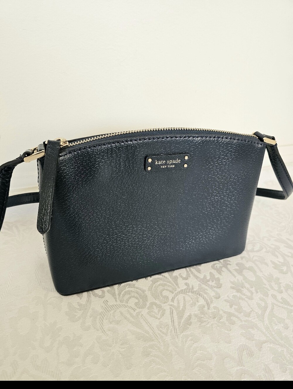 Kate Spade New York Jeanne Crossbody Bag in Dark Blue Leather- Like New!